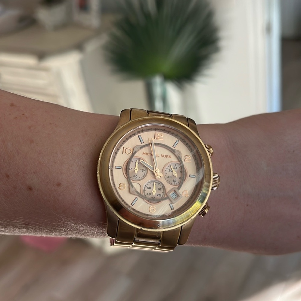 Michael kors rose gold oversized watch